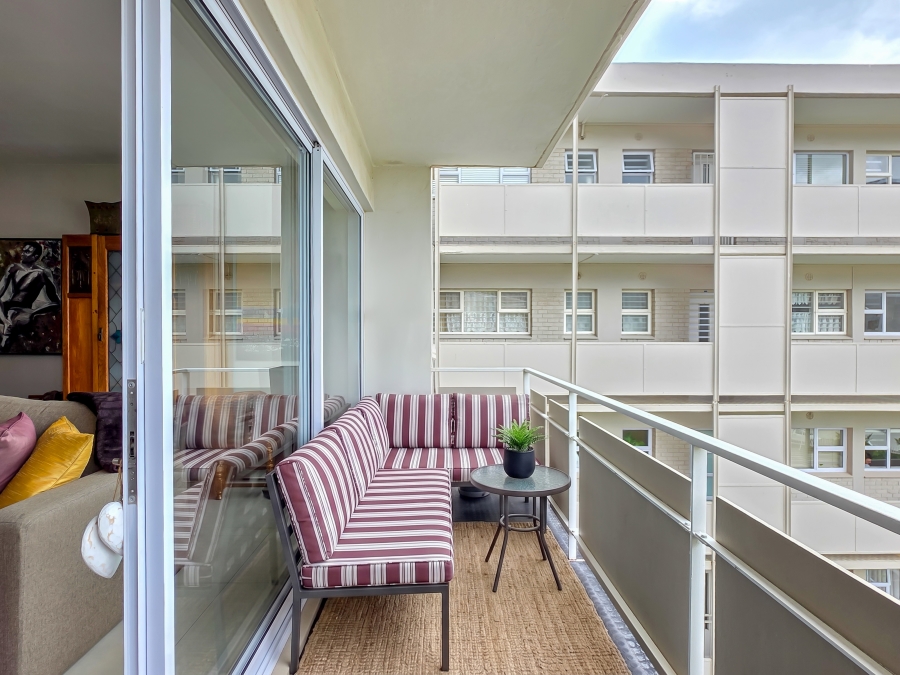 2 Bedroom Property for Sale in Green Point Western Cape
